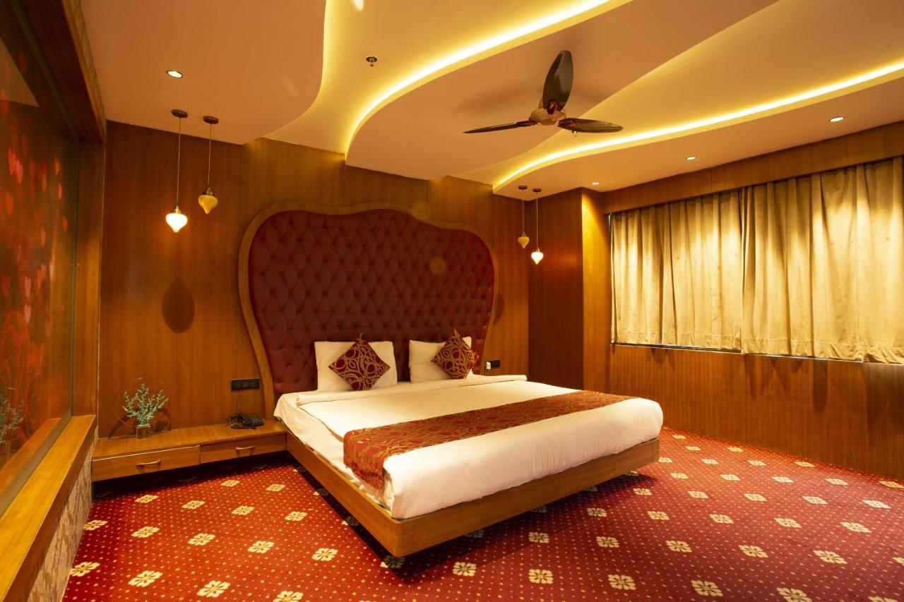 Skyline Resort & Convention Center Indore Eksteriør billede