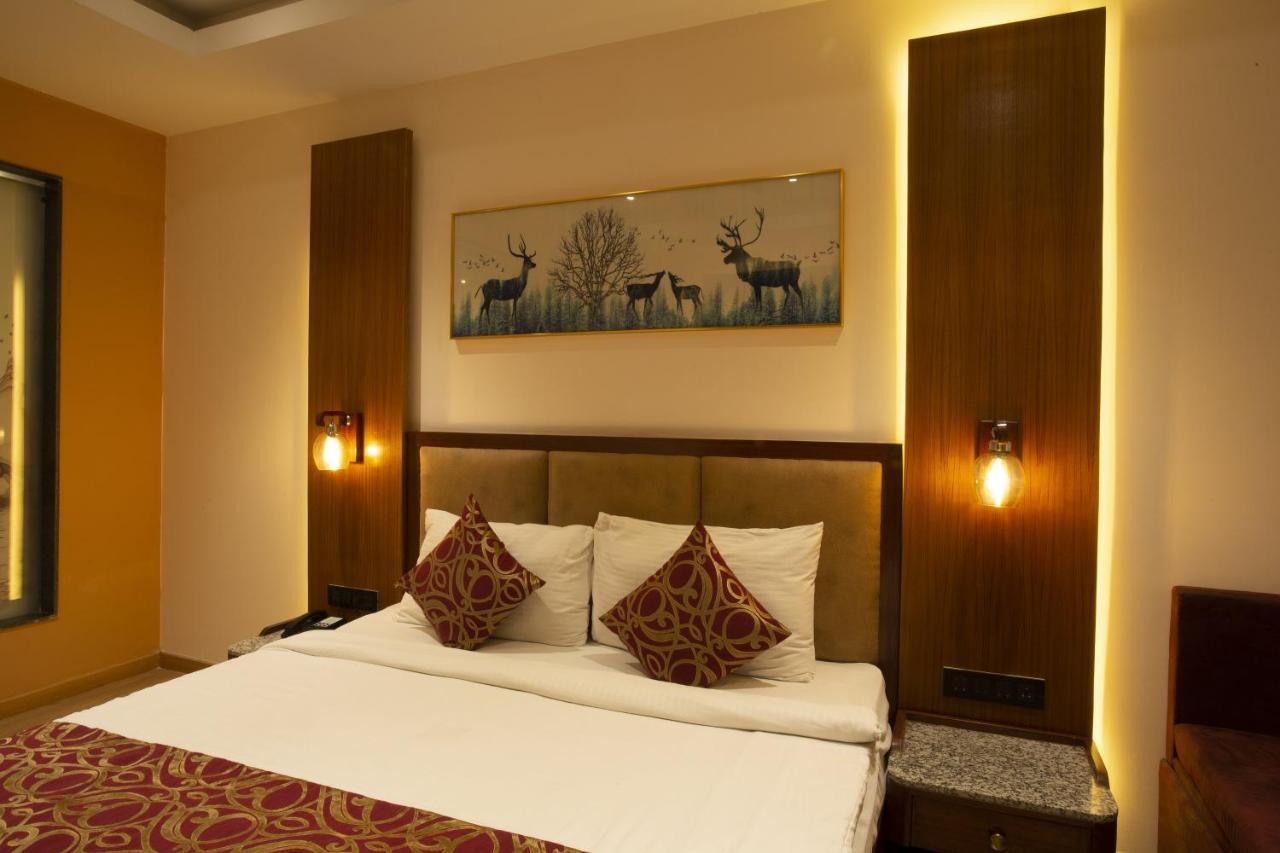 Skyline Resort & Convention Center Indore Eksteriør billede