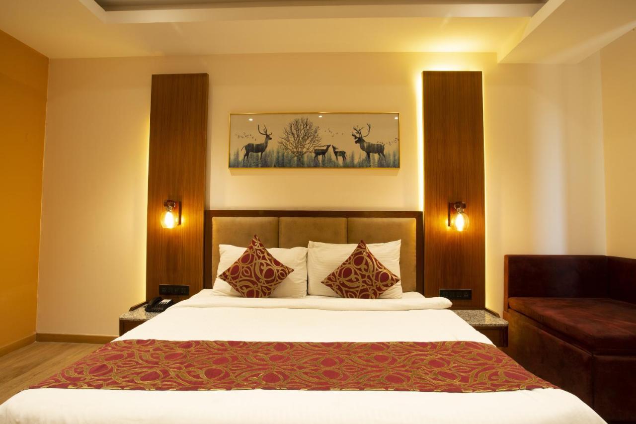 Skyline Resort & Convention Center Indore Eksteriør billede