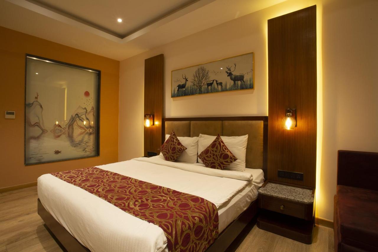 Skyline Resort & Convention Center Indore Eksteriør billede